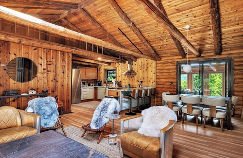 Denver House | A world where time stands still, close to Belleayre Ski & Wedding venues.