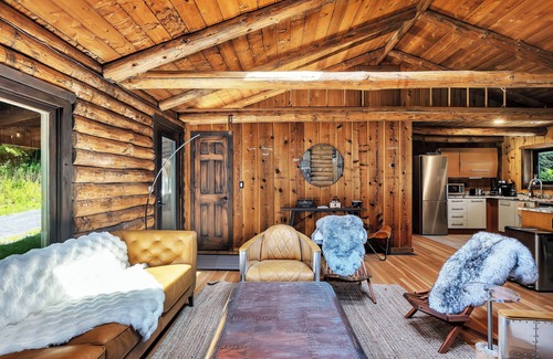 Denver House | A world where time stands still, close to Belleayre Ski & Wedding venues.