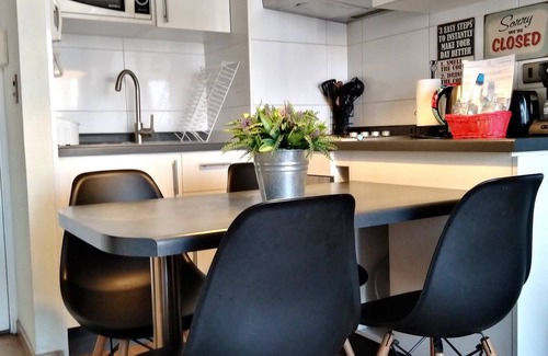 Las Rejas House | A10 Nice apartment up to 3 pax, metro at the door
