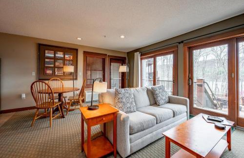 Thayerville Apartment | A125 Studio Lake View