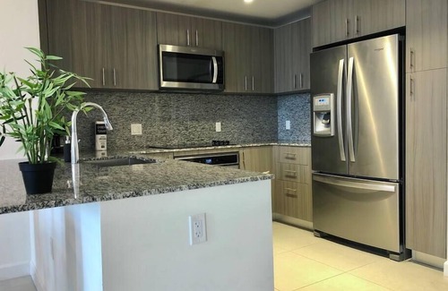 Doral Apartment | A1606A AWESOME Downtown Doral Apartment