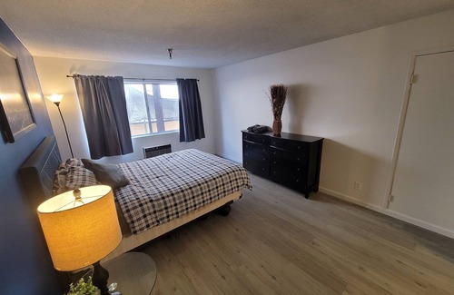 Pico - Robertson Hotel | (A18) Cozy & Efficient Queen Private Studio