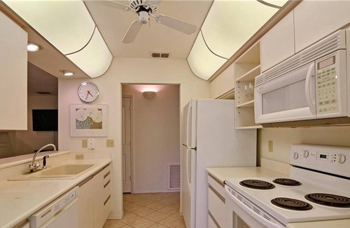 Wabasso Beach House | A1A Vero Beach Barrier Island Corner Townhome across the street from the ocean