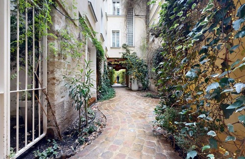 3rd Arrondissement Apartment | A1DG Home Sweet home