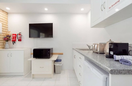 Connolly Apartment | A2 - Spacious Apartment w/Wi-Fi + Kitchenette