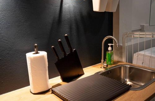Silom Apartment | A3 Large Room, Full Facilities