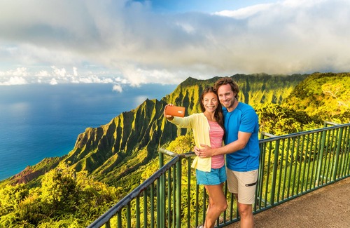 Wailua Condo | A402 - Corner Oceanfront Penthouse Suite - Amazing Pool, Lazy River, Beach & AC!