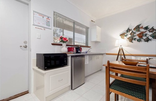 Connolly Apartment | A6 - Work-from-home haven | free WIFI | 1BR!