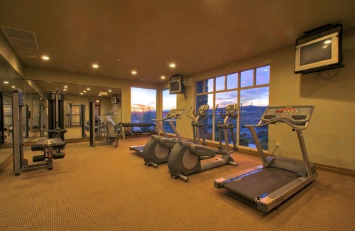 St. George Apartment | A7-Sierra Sky-Ground Floor 3-bedroom Hillside View
