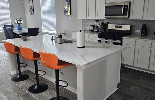 Manvel House | AA Court Manvel
