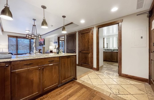Park City Condo | AAA 4 Diamond Resort Suite w/Resort Pool, Hot Tub, and More! Perfect for Couples
