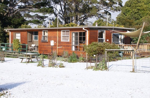 Promised Land Cottage | AAA Granary Accomm - T-tree 3 bedroom Cottage