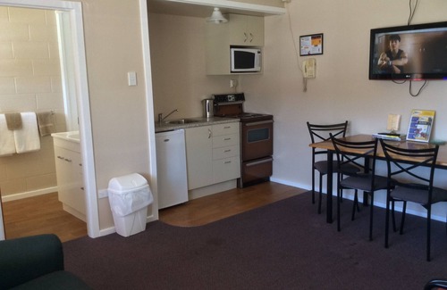 Picton Hotel | AAA Marlin Motel