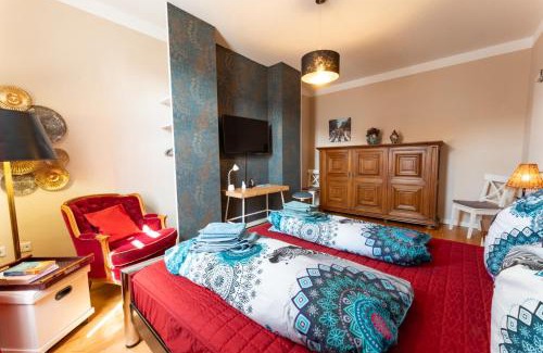 Bad Kissingen Apartment | AAB Apartment 80qm mit 2 Schlafzimmern, Self-Check-in mit Wlan und gratis Parkplatz am Haus