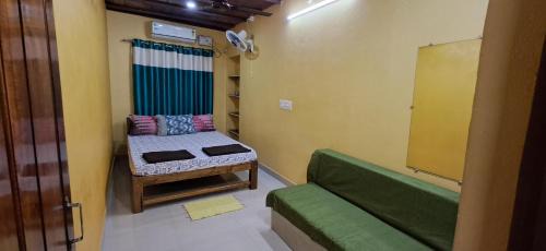 Hireguthi House | AADWIKA HOME STAY