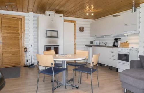 Pyhasalmi House | Aamunkoin rantatupa by Interhome