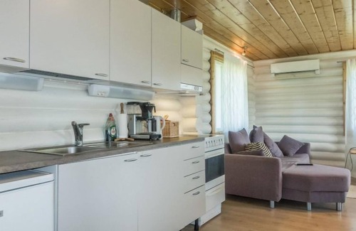 Pyhasalmi House | Aamunkoin rantatupa by Interhome