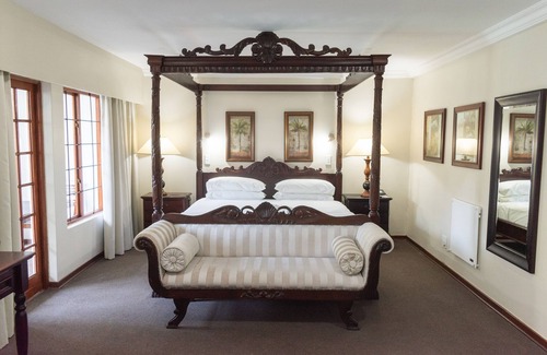Baileys Muckleneuk House | Aanmani Rose Guest House