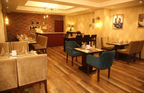 Jalandhar Hotel | Aar Kay Inn & Suites