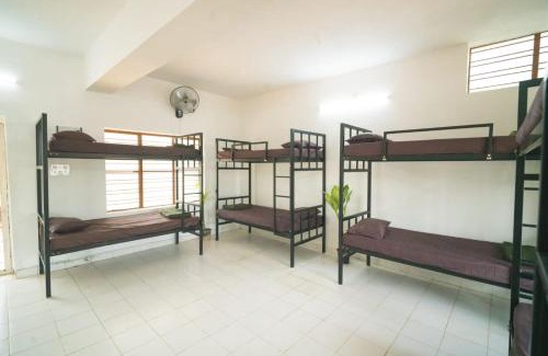 Srikalahasti House | Aare waterfalls homestay