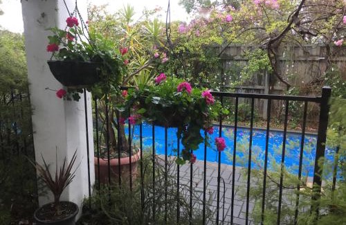 Ascot Bed & Breakfast | Aarn House B&B Airport Accommodation