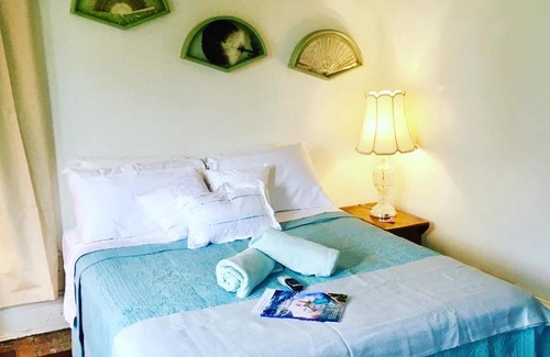 Downtown Niagara Falls Bed & Breakfast | Aaron House of Niagara Falls