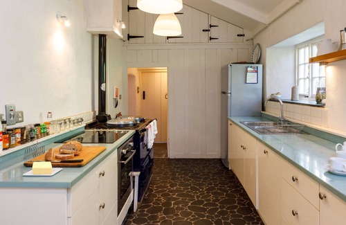 St Teath Cottage | AARON'S COTTAGE, pet friendly, character holiday cottage in St Teath
