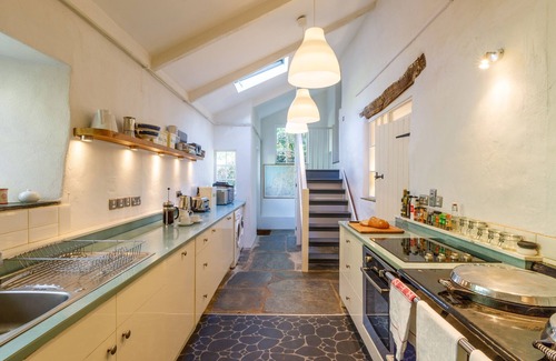 St Teath Cottage | AARON'S COTTAGE, pet friendly, character holiday cottage in St Teath