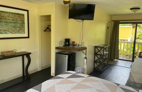 Keaukaha Hotel | Aaron’s cottage