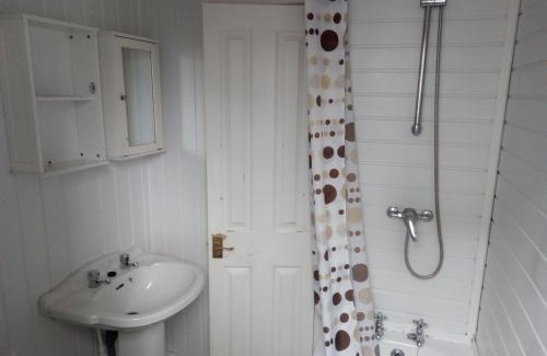 Seaton Carew House | Aarondale Guest House