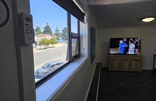 Port Lincoln Apartment | Aart Apartments Port Lincoln, Accommodation in the CBD, 100m from the beach.