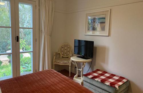 Fish Creek Bed & Breakfast | Aashay Country Stay