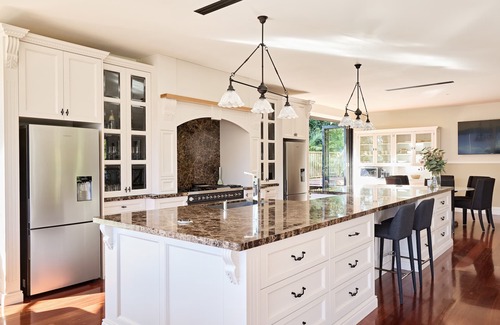 Ourimbah House | AASHIYANA - sleeps 19, brand new property