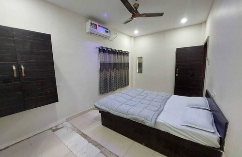 Ujjain Bed & Breakfast | Aatithya home stay.