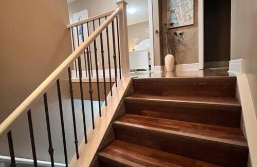 Northwest Edmonton House | AB5bed Spacious 5BR Home garage parking/sleeps16/Wifi