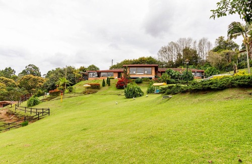 Llanogrande House | ABADENGO Beautiful and charming chalet in the mountains