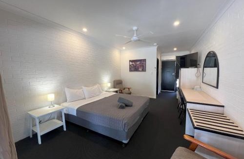 Longreach Hotel | Abajaz Motor Inn