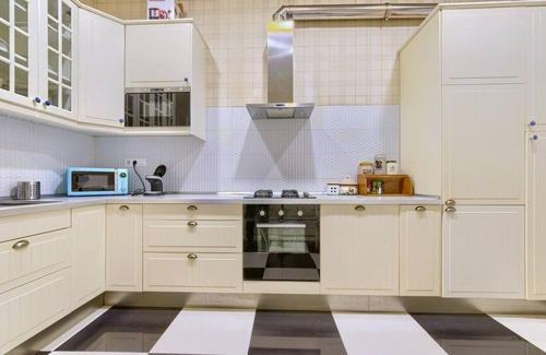 Bilbao City Centre Apartment | Abando-Ibarra House Guggenheim Bilbao