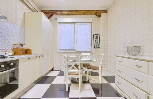 Bilbao City Centre Apartment | Abando-Ibarra House Guggenheim Bilbao