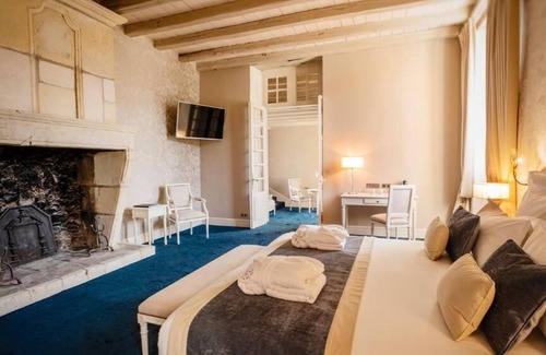 Les Sorinieres Hotel | Abbaye de Villeneuve
