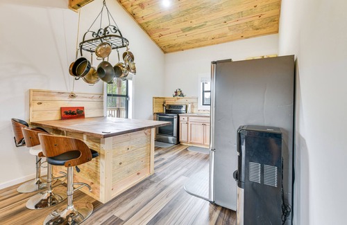 Abbeville Cabin | Abbeville Cabin on 450 Acres: Near Lake Eufaula!
