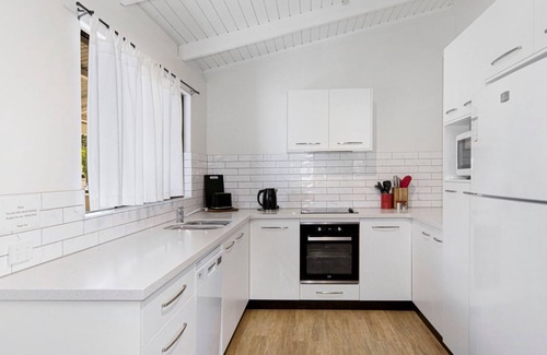Abbey House | Abbey Beach Shack - Pet Friendly accommodation in beautiful Abbey!
