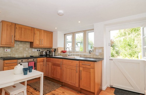 Montacute Cottage | ABBEY COTTAGE MONTACUTE, pet friendly, with a garden in Montacute