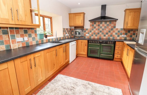 Denbigh Cottage | ABBEY COTTAGE, pet friendly, character holiday cottage in Denbigh
