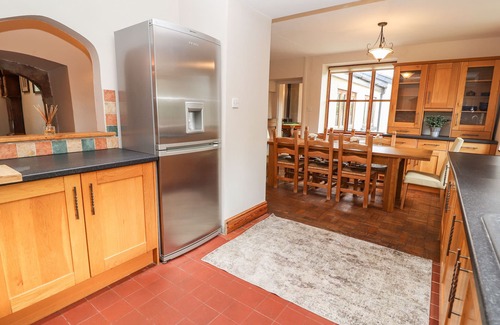 Denbigh Cottage | ABBEY COTTAGE, pet friendly, character holiday cottage in Denbigh