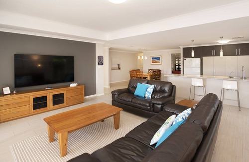 Abbey House | ABBEY GEM - Family Holiday Memories Near the Shore