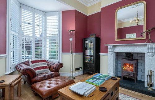 Llandudno House | Abbey Lodge, Llandudno - Period Townhouse, 5 bedrooms & bathrooms, with Hot Tub & Private Parking