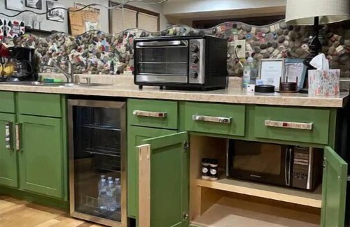Ashwaubenon Apartment | Abbey Road Studio Green Bay: Beatles, Lambeau Field, Board Games, & Books!