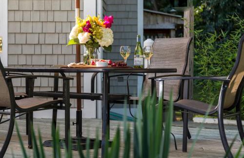 Ledyard Bed & Breakfast | Abbey's Lantern Hill Inn