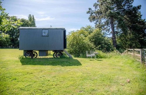 Eye Apartment | Abbey Shepherds Hut, Eye (Air Manage Suffolk)